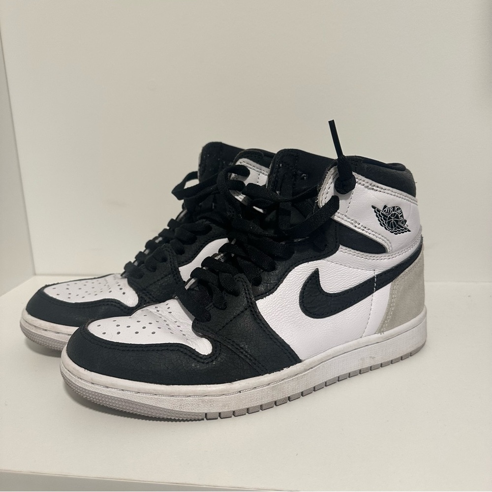 Nike Jordans Women's Sneakers Black and White